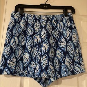 Lilly Pulitzer Flowy Shorts
- Size 2
- Excellent condition, like new.